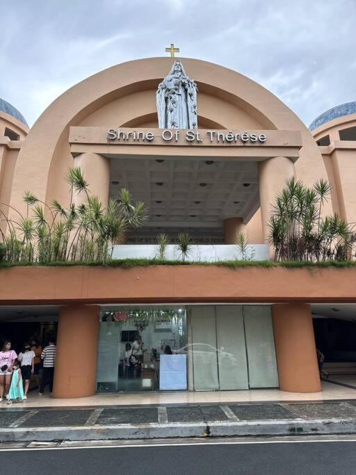 Airport Naia Terminal 3 Insane Interior Apartment Manila Exterior photo