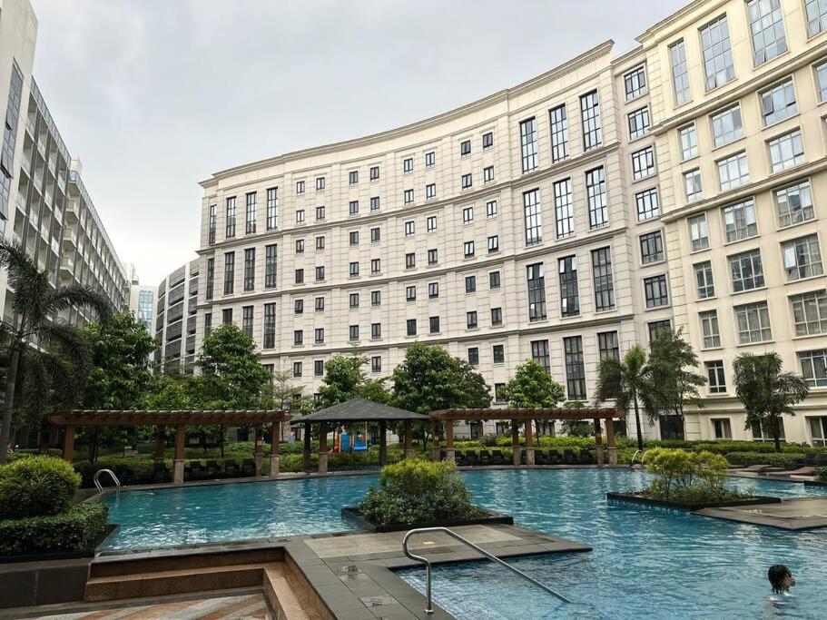 Airport Naia Terminal 3 Insane Interior Apartment Manila Exterior photo