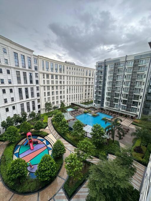 Airport Naia Terminal 3 Insane Interior Apartment Manila Exterior photo