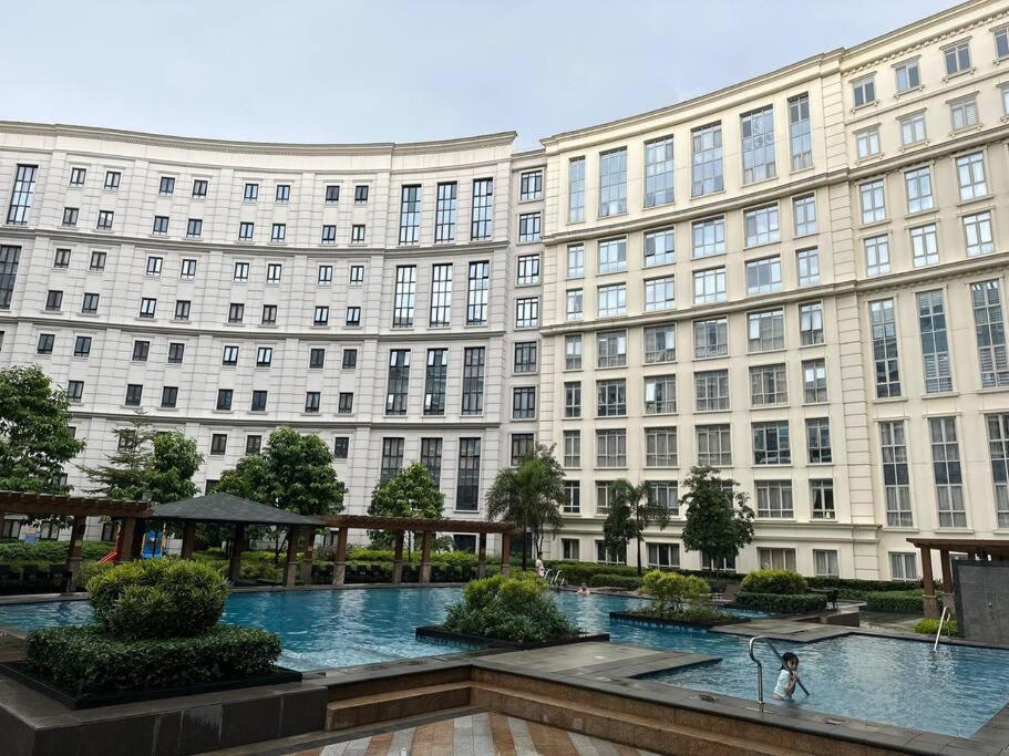 Airport Naia Terminal 3 Insane Interior Apartment Manila Exterior photo